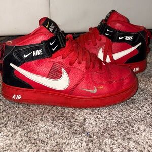 Nike Air Force 1 Mid Utility red and black